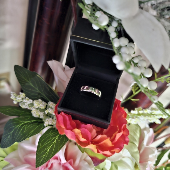 Wedding Ring - Picture 6 of 16